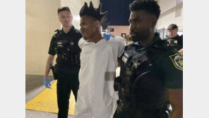 살인사건 보도하던 美방송기자, 현장서 피격…1명 사망·1명 부상