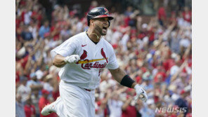 “원망하지 않아”…푸홀스, 방출당했던 LAA서 새 출발