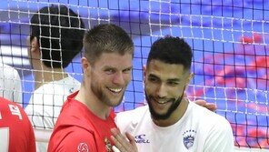 V-리그 男 득점왕 경쟁 3파전…여자부는 엘리자벳 유력