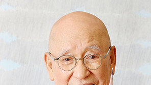 폐암 3기 밝힌 ‘단색화 거장’ 박서보 화백 “캔버스에 한 줄이라도 더 긋고 싶어”