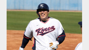 주장 김현수 “애리조나 이렇게 추울지 몰랐어…아직 정상 컨디션 아냐”