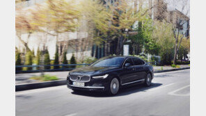 “‘중국산’ 볼보에 ‘메이드 바이 스웨덴’ 번호판 안돼”… 관세당국 제지