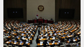 與野 싸움에 국회 파행, ‘보훈부 격상’ 처리 못해 