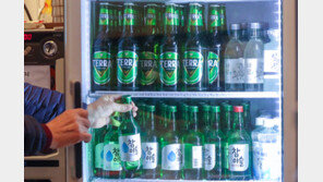 “가뜩이나 장사도 안 되는데”…‘소주 6천원 시대’ 자영업자 울상