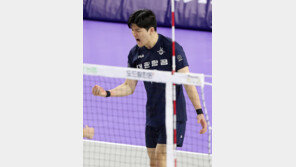 대한항공, OK금융그룹에 셧아웃 승리…하루만에 선두 복귀