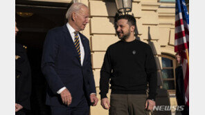 젤렌스키 “한국 무기 지원땐 긍정적”…한미 포탄수출협상 기대감