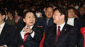 김기현 “땅의혹 수사의뢰… 불법땐 정계은퇴”… 안철수 “대통령 뜻만 따르는 대표, 공천학살” 