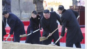 北김정은, 이번엔 딸 김주애와 건설현장 동행 