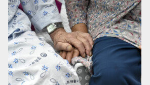 “부모는 자식이 부양해야 한다” 15년 사이 53%→21%