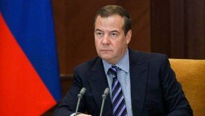 푸틴 최측근 메드베테프 “러시아 존망이 곧 인류 존망”…핵사용 발언