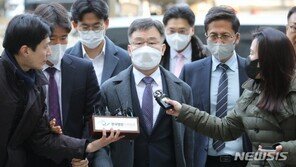 김만배 측 “재구속 후 ‘변호인 접견’ 안돼, 권리 침해”…檢 “적법 절차”