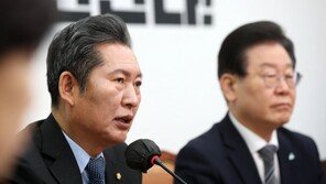 친명 정청래, 개딸 ‘수박 색출’ 문자에 “부결” 답변