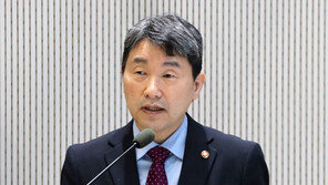 이주호 “학폭, 대입 정시에 반영 검토… 종합대책 대대적 손질” 