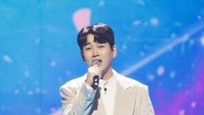 ‘상해 전과 논란’ 황영웅, ‘불타는 트롯맨’ 결국 하차한다