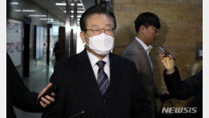 이재명, 尹 3·1절 기념사에 “가해자에 머리 조아려…천공이 시켰냐”