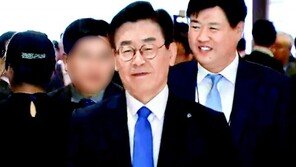 이재명 뒤에 전형수-김용 