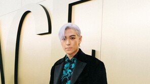 탑, LA 명품 패션쇼 참석…“스포트라이트 한 몸에”