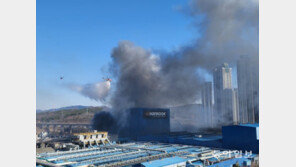 한국타이어 대전공장 화재 13시간 만에 초진…대응 2단계로 하향