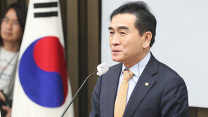 ‘JM'S 민주당’ 사과 요구한 野…태영호 “尹대통령엔 깡패라더니”