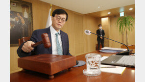 ‘금리동결’ 한은의 안개, 한결 걷혔다…미국 물가 기대부응