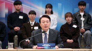 尹 “ 수도권 300조 시스템반도체 클러스터, 지방엔 14개 첨단산단 조성”