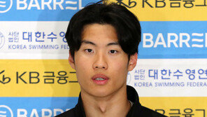 수영 황선우, 호주 전훈 마치고 귀국…“항저우 AG서 좋은 결과 얻겠다”