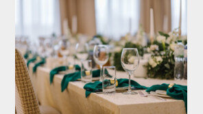 “전남친이 결혼식 와서 가짜돈 내고 밥먹었다…처벌 가능한가”