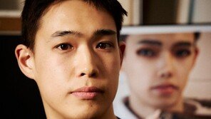 모니터로 애도한 아버지의 죽음… 20회 에르메스 재단 미술상 수상자 김희천