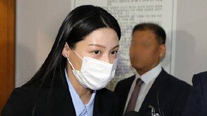 조민 “동양대 총장과 카톡하는 사이…표창장 준다기에 받아”