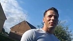 “사건 진상 알고 있다”…英살인범, 취한 채 현장 돌아와 경찰 조롱