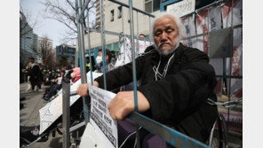 경찰, ‘지하철 승하차 시위’ 박경석 전장연 대표 체포