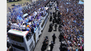 ‘월드컵 우승’ 아르헨 A매치 예매에 100만명 넘게 몰려