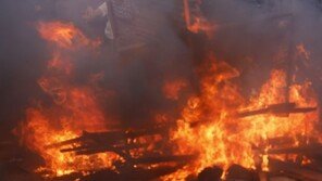 佛, 마크롱 연금개혁 입법 강행에 분노…시위 격화 양상