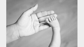 40년 키운 딸, 친자식 아니었다…法 “병원, 1억5000만원 배상해야”