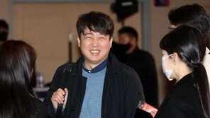 이준석 “與, 과거로 돌아가 지지율 주춤…尹, 검사 인선 결과 책임져야”