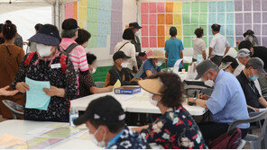 취업자 5명 중 1명 60대 이상…65세 이상 고용률 OECD 1위