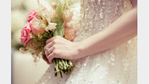 40대 초반 신부, 20대 초반 신부보다 많다…대세 된 ‘만혼’