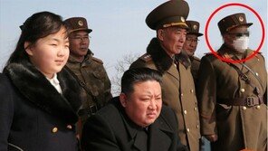 국정원 “김정은 옆 모자이크맨, 전술핵부대 지휘하는 연합부대장 가능성”
