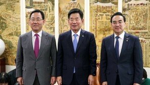 與 “의원 증원 절대 안돼” vs 민주 “정치개혁 하려면 늘려야”