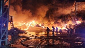 경북 성주 폐기물처리업체 화재, 3시간만에 큰불 잡아