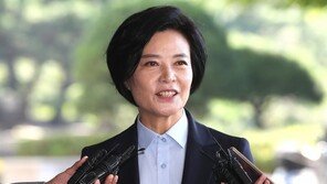 檢, ‘10억 수수’ 이정근에 징역 3년 구형…李 “정치권 떠나겠다”