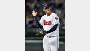 투수 서준원, 미성년자에 범법행위 수사 받아…구단 “방출”