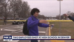 아들 학교서 총기사건 속보 진행 母 기자…아들 만나자 ‘와락’