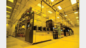 “2나노, 내가 먼저”…삼성전자·TSMC 기술 경쟁 ‘각축’