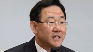 주호영, 日교과서 퇴보에 “일본 잘못…한일정상회담 결과라 생각 안해”