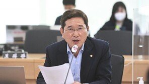 여당, 내달 7일 새 원내대표 선출…김학용·윤재옥 2파전