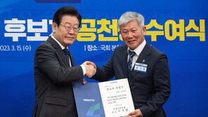 李, 尹 겨냥 “일본 땅이라 교과서 싣는다 하면 박차고 나왔어야”