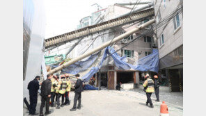 울산 공사장서 37m 항타기 인근 주택가 덮쳐…5명 부상