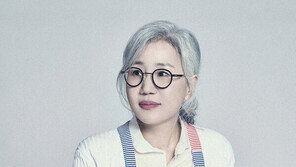 ‘더 글로리’ 김은숙 “사랑하는 동은, 어느 봄엔 활짝 피어나길”