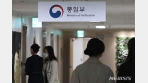 “北, 한국 드라마 영향 막으려 옷-머리모양 단속”